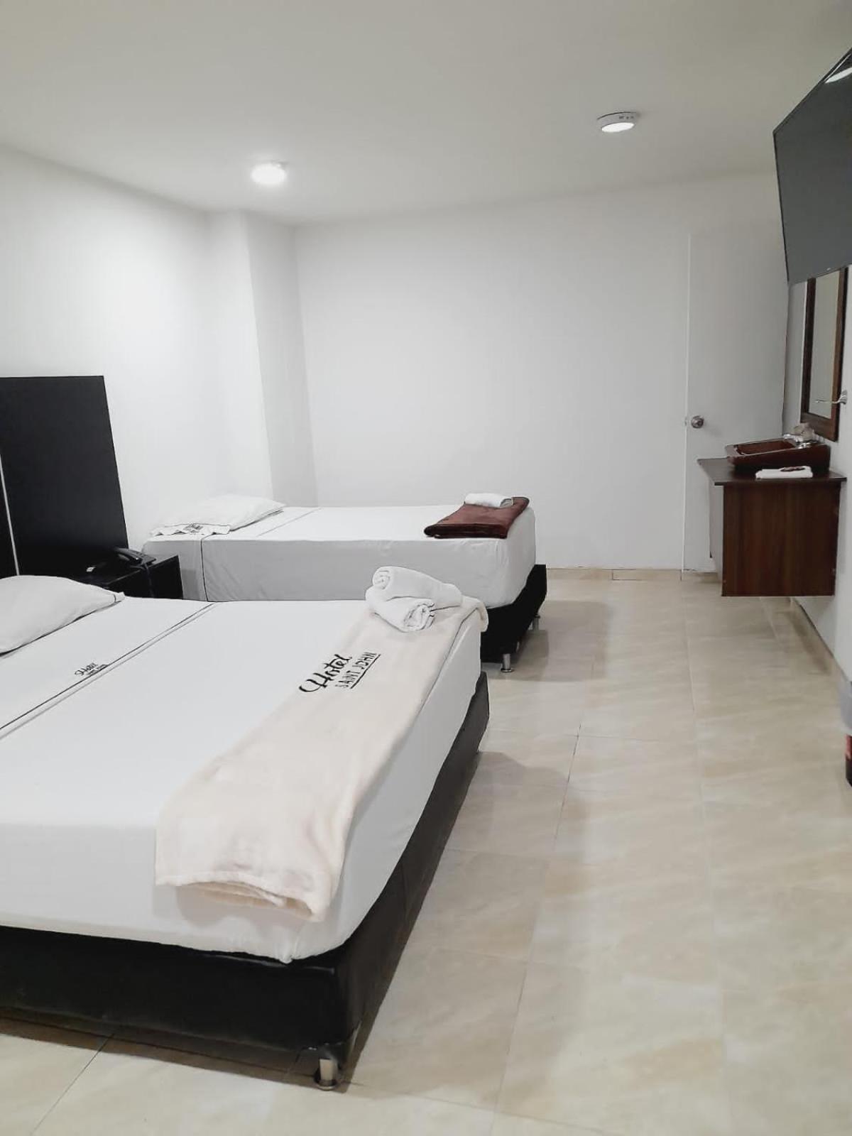 Hotel Saint John Medellín Extérieur photo